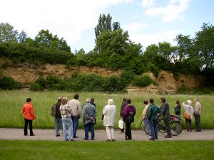 Station 8 Fels- und L&ouml;&szlig;wand im Friedhof Zuffenhausen